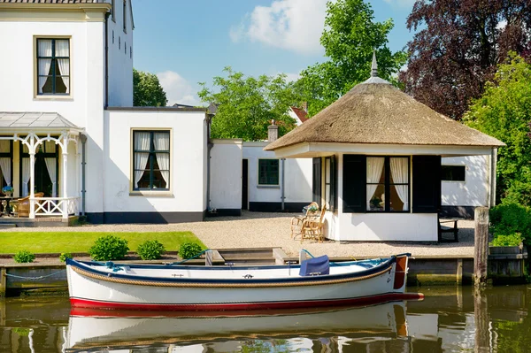 Hollanda'da eski villa — Stok fotoğraf