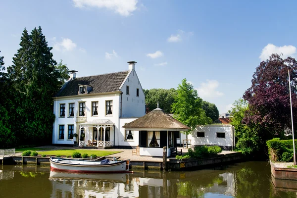 在荷兰的老别墅 — 图库照片