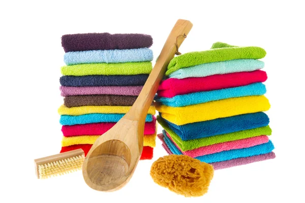 Kleurrijke handdoeken en sauna apparatuur — Stockfoto