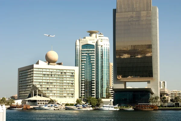 Edificios modernos, Dubai, Emiratos Árabes Unidos — Foto de Stock