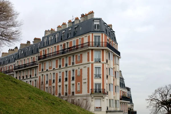 Багатоквартирний будинок, Париж, Франція — стокове фото