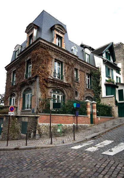 Dom na rogu, Paryż, Francja — Zdjęcie stockowe