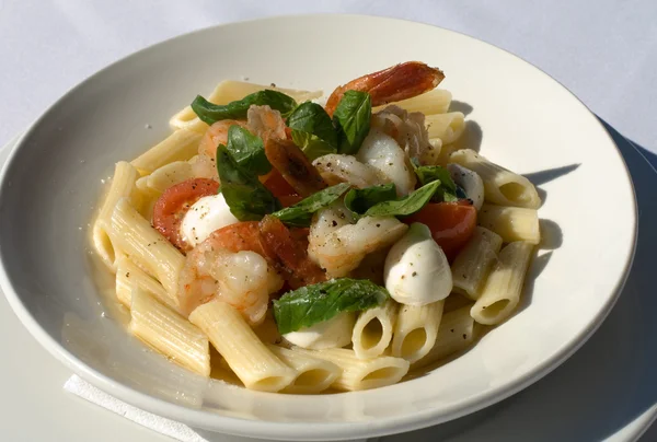 Prawns with Chilli and Penne — Stock Photo, Image