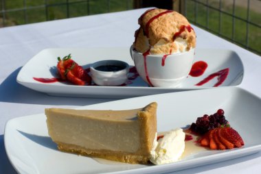 Kahverengi şeker Panna cotta Cheesecake ve Bombe Alaska