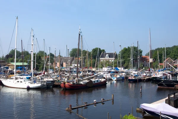 Hamnen i Spaarndam, Nederländerna — Stockfoto