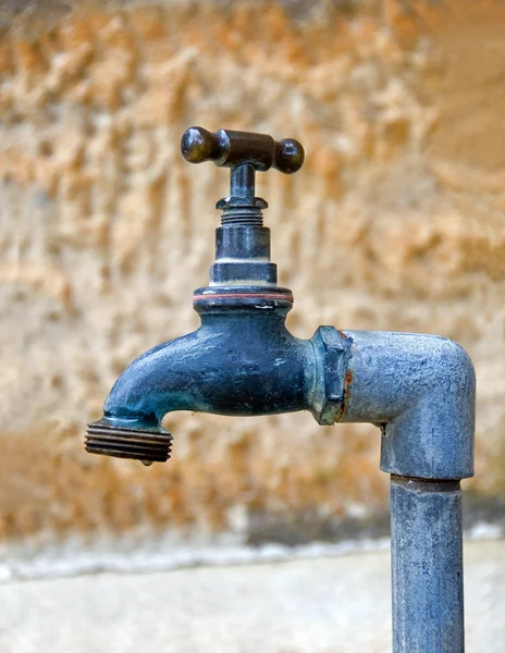 Водопроводный кран — стоковое фото