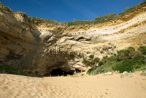 海岸线洞穴 — 图库照片