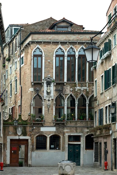 Venetian Apartamento Edifício — Fotografia de Stock