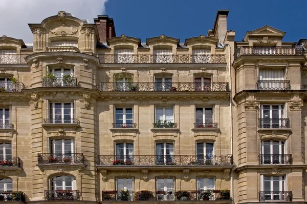パリのアパートの建物 — ストック写真