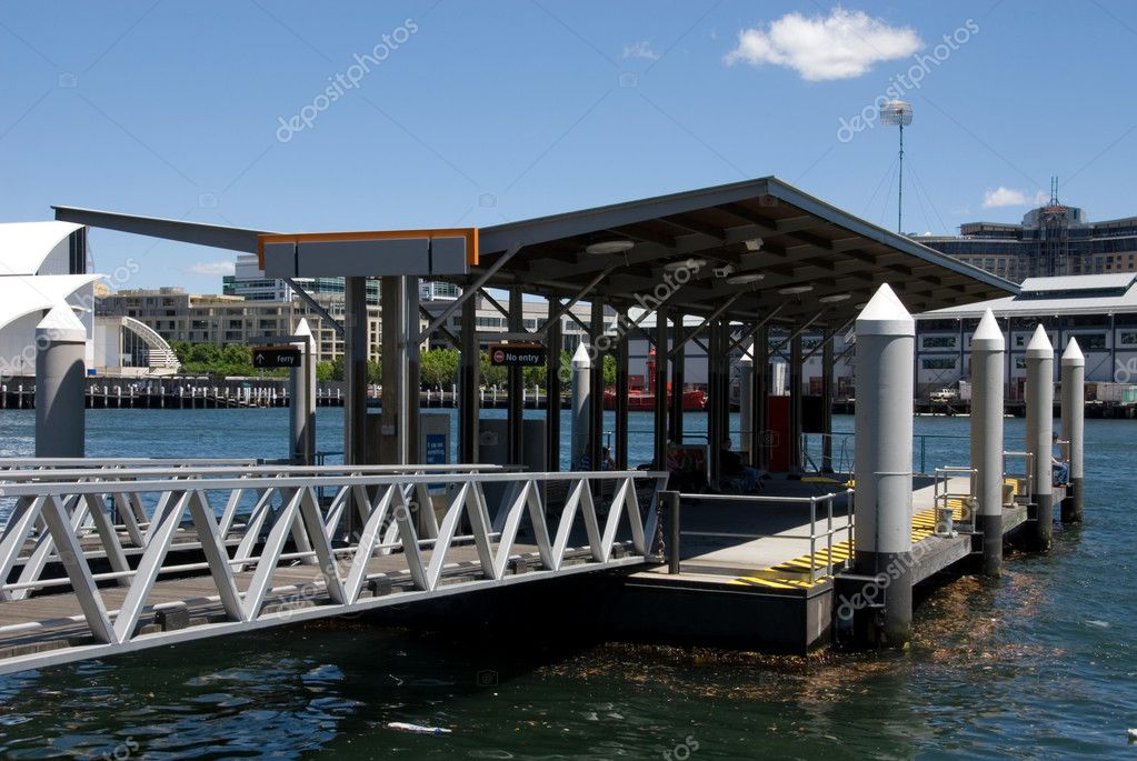 Floating Jetty — Stock Photo © PhillipMinnis 5933416