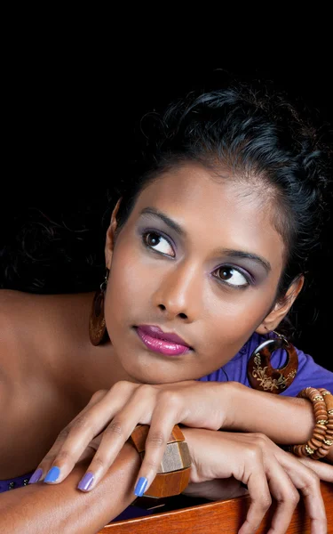 Mooie Indiase vrouw — Stockfoto