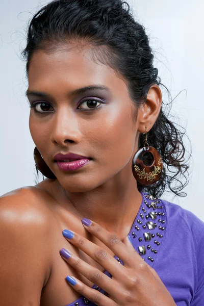 Piękna Hinduska kobieta — Zdjęcie stockowe