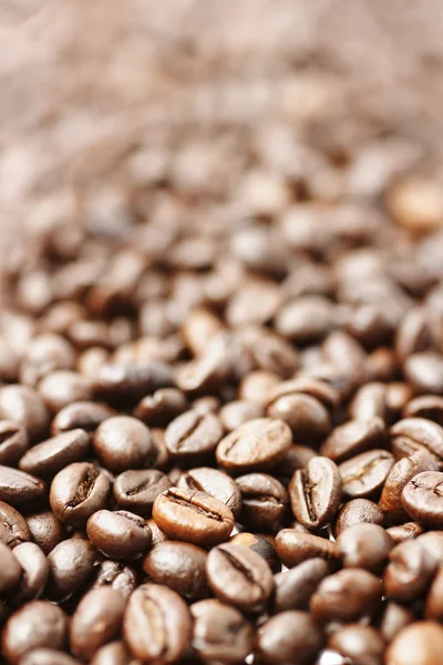 Rostade kaffebönor bakgrund — Stockfoto
