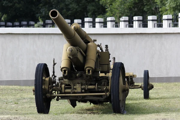 Old rusty howitzer — Stock Photo, Image