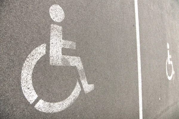 Parque de estacionamento para deficientes — Fotografia de Stock