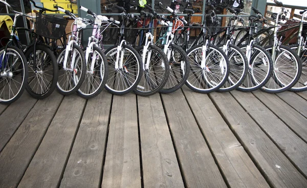 Wiersz rowery dostępne do wynajęcia — Zdjęcie stockowe