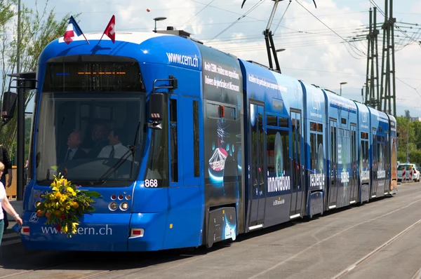 Nieuwe tram naar cern Rechtenvrije Stockfoto's