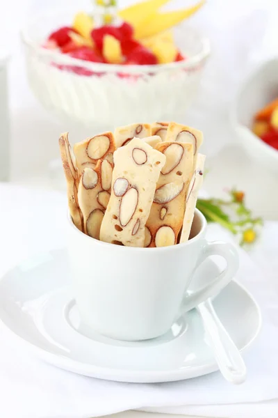 Bastoncini di cereali con noci — Foto Stock