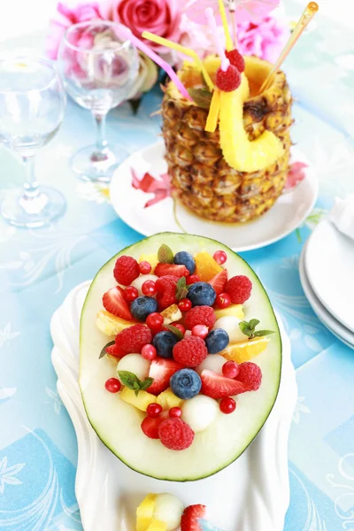 Fresh fruit salad with pineapple drink — Stock Photo, Image
