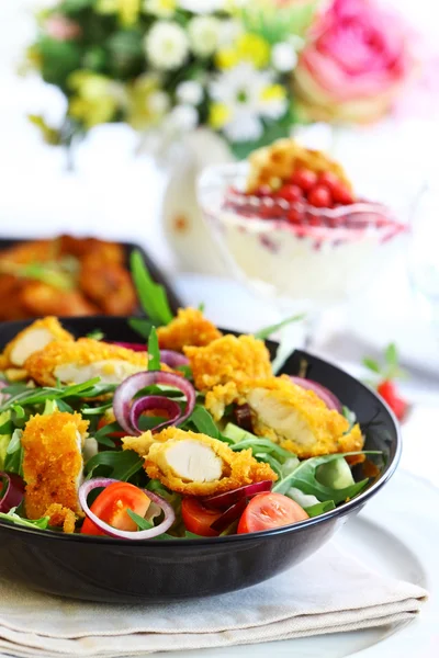 Gourmet salad with curry chicken stripes — Stock Photo, Image
