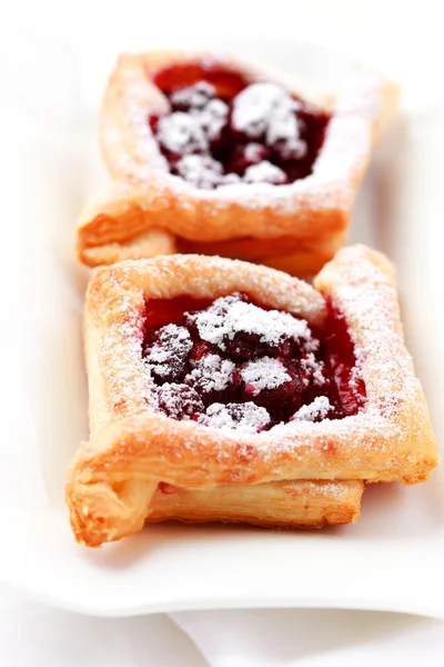Cherry puff pastry — Stock Photo, Image