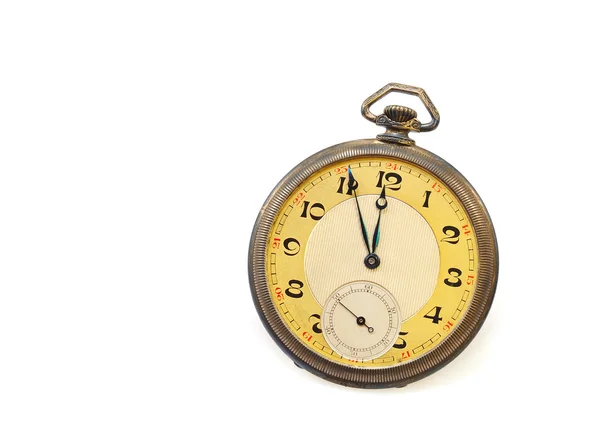 Velho relógio de bolso antigo isolado no fundo branco — Fotografia de Stock
