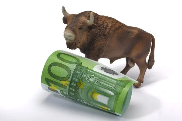 Bull en euro geld — Stockfoto