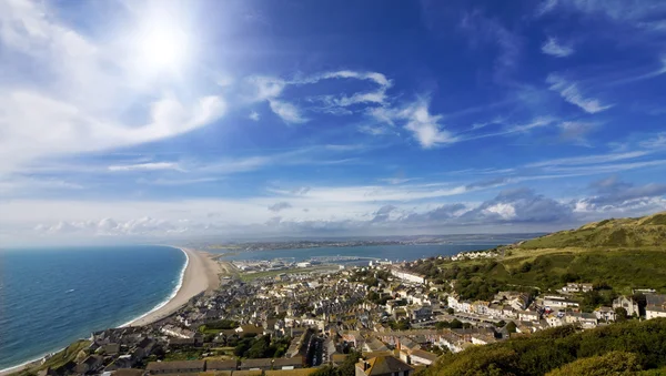 Vista sobre a cidade à beira-mar britânica e costa — Fotografia de Stock