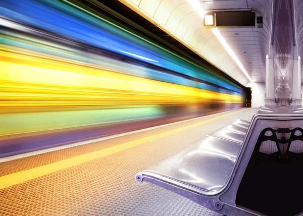 Tren de velocidad en metro — Foto de Stock