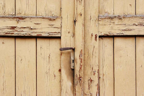 关闭并上锁的旧门 — 图库照片