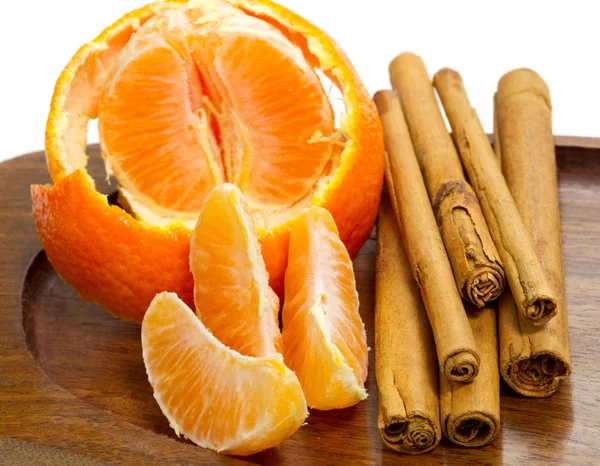 オレンジ色のシナモンの棒 — ストック写真