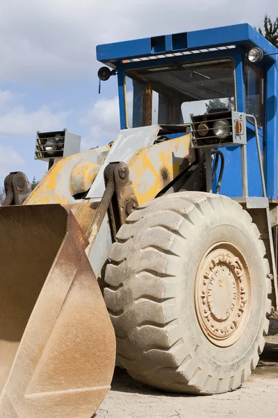 Front loaders in quarry — Stock Photo, Image