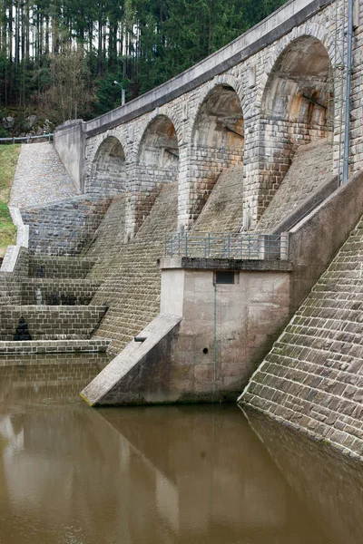 Каменная плотина в Седлице, Европа, Чехия — стоковое фото