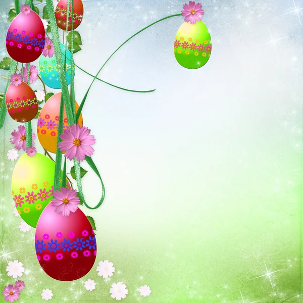 Fundo de primavera ou de Páscoa com ovos de páscoa coloridos e flor — Fotografia de Stock