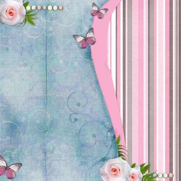 Cartão de congratulação ou convite com rosas rosa, borboleta — Fotografia de Stock