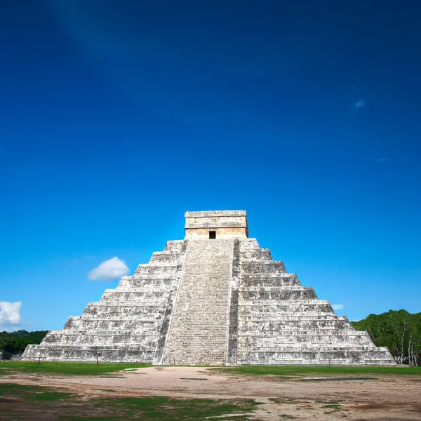 Піраміда Чичен-Іца в Мексиці — стокове фото