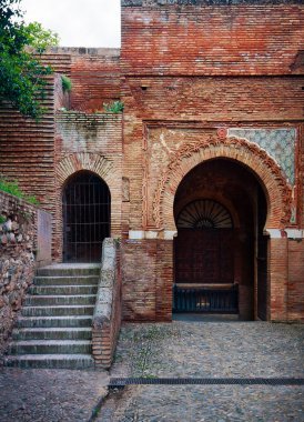 alhambra bir eski geçit / granada, İspanya