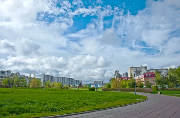 Городской пейзаж с красивым небом, Москва — стоковое фото