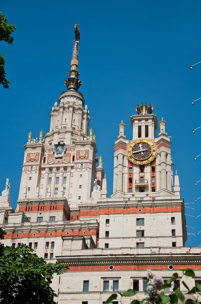 Edificio de la Universidad Estatal de Moscú en Moscú, uno de los famosos edificios de gran altura —  Fotos de Stock