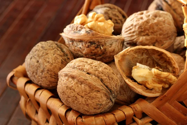 Макро-вид на грецкий орех — стоковое фото