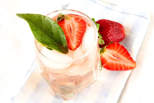 Ice Cold strawberry cocktail — Stock Photo, Image
