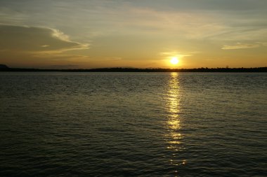 Deniz günbatımı. Borneo.