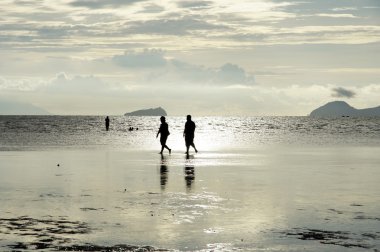 Deniz günbatımı. Borneo.