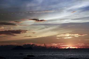 Deniz günbatımı. Borneo.