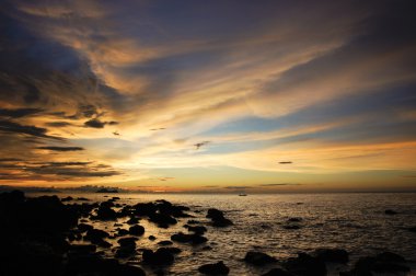 Deniz günbatımı. Borneo.