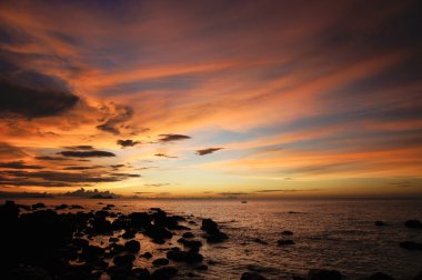 Deniz günbatımı. Borneo.