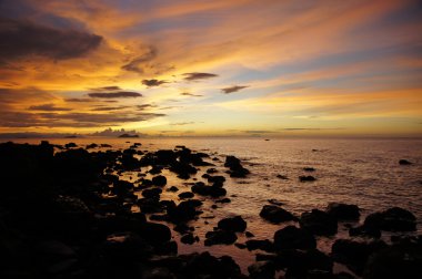 Deniz günbatımı. Borneo.