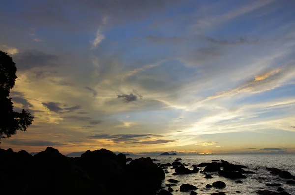 Deniz günbatımı. Borneo. — Stok fotoğraf