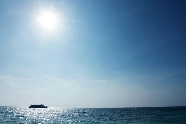 Tekne ile güzel manzara — Stok fotoğraf