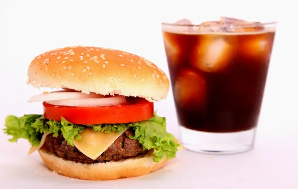 Hamburger und Drink — Stockfoto